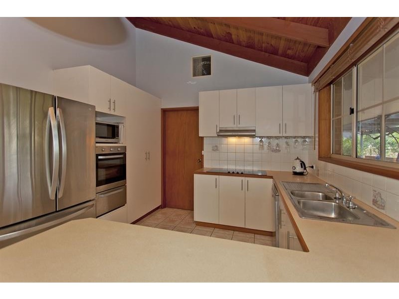 4452 Riverina Hwy, Howlong NSW 2643