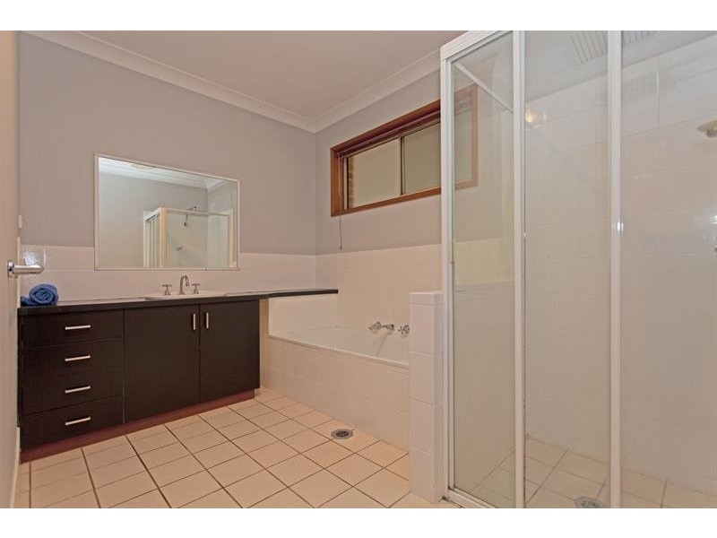 4452 Riverina Hwy, Howlong NSW 2643