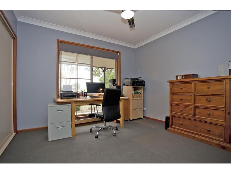 4452 Riverina Hwy, Howlong NSW 2643