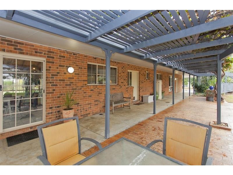 4452 Riverina Hwy, Howlong NSW 2643