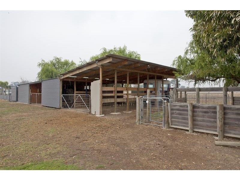 4452 Riverina Hwy, Howlong NSW 2643