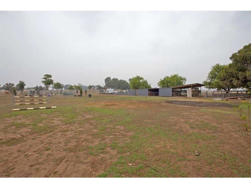 4452 Riverina Hwy, Howlong NSW 2643