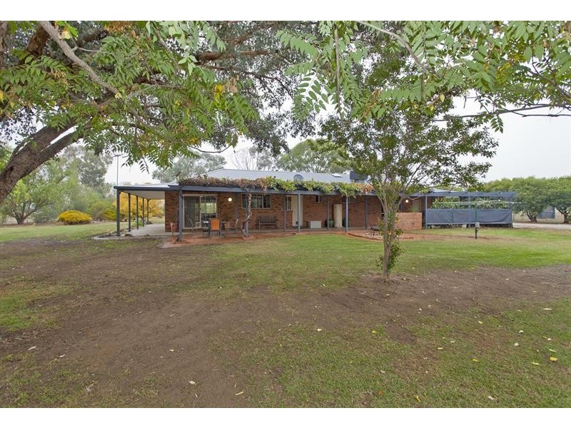 4452 Riverina Hwy, Howlong NSW 2643