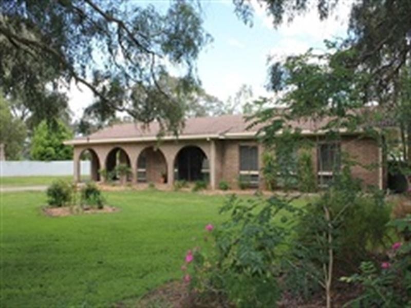 162 Hoddle St, Howlong NSW 2643