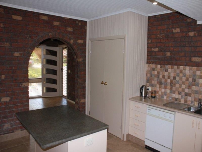 162 Hoddle St, Howlong NSW 2643