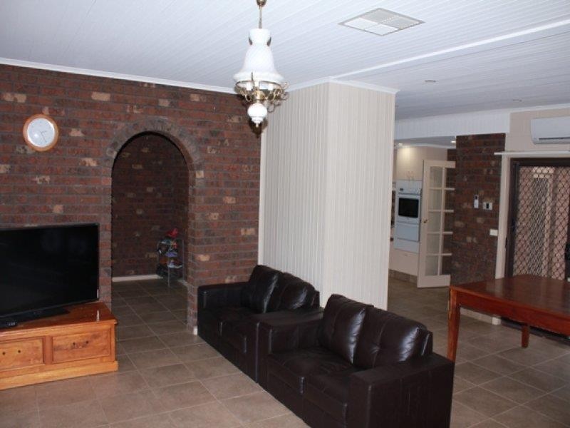 162 Hoddle St, Howlong NSW 2643