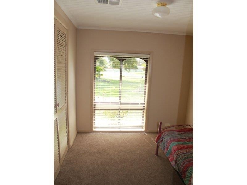 162 Hoddle St, Howlong NSW 2643