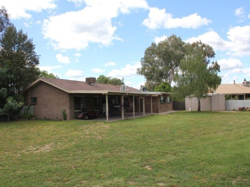 162 Hoddle St, Howlong NSW 2643