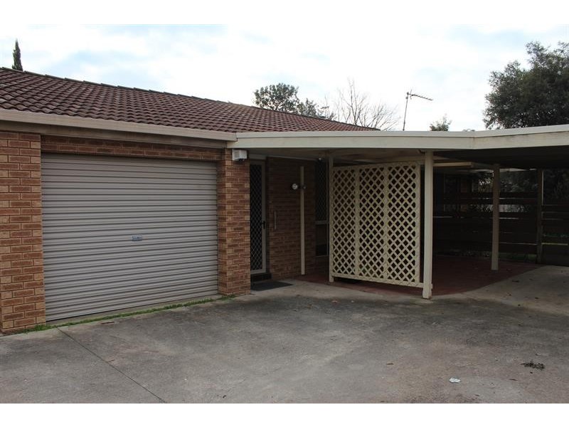 2/130 Borella Rd, East Albury NSW 2640