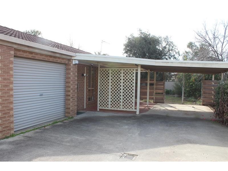 2/130 Borella Rd, East Albury NSW 2640