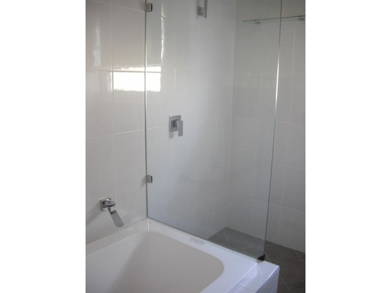 2 Hawkins St, Howlong NSW 2643