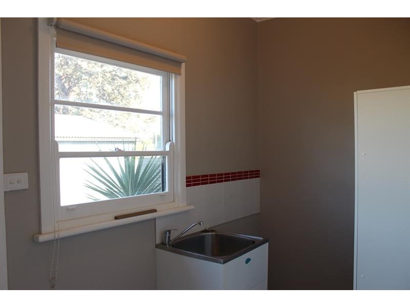 2 Hawkins St, Howlong NSW 2643