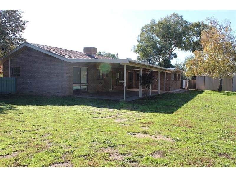 162 Hoddle St, Howlong NSW 2643