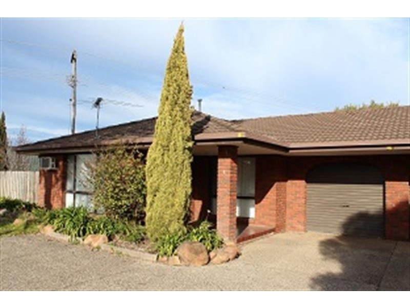 1/379 Parnall St, Lavington NSW 2641
