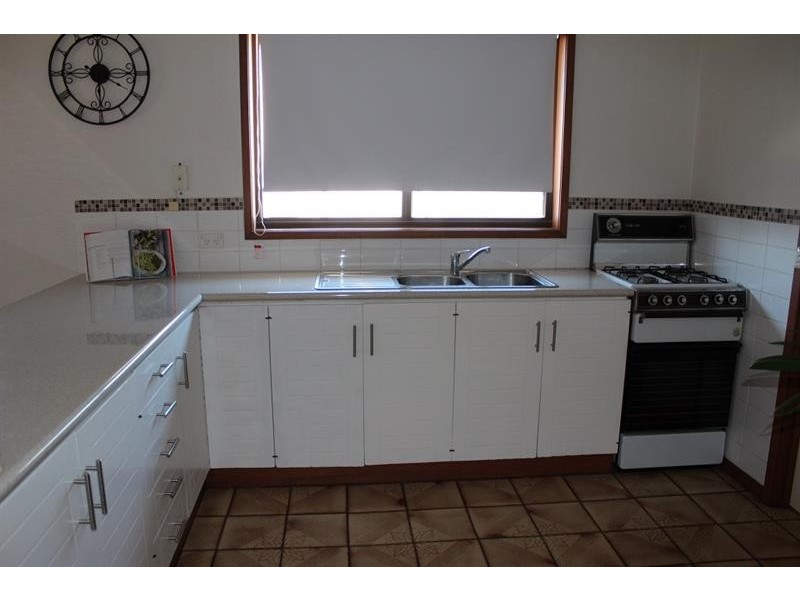 1/379 Parnall St, Lavington NSW 2641
