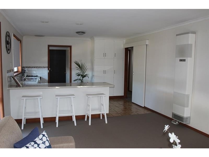 1/379 Parnall St, Lavington NSW 2641