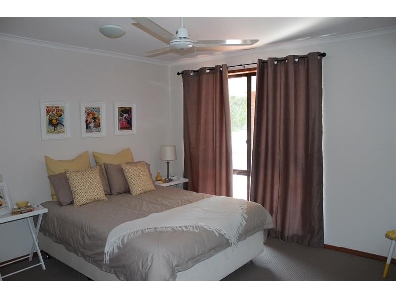 1/379 Parnall St, Lavington NSW 2641