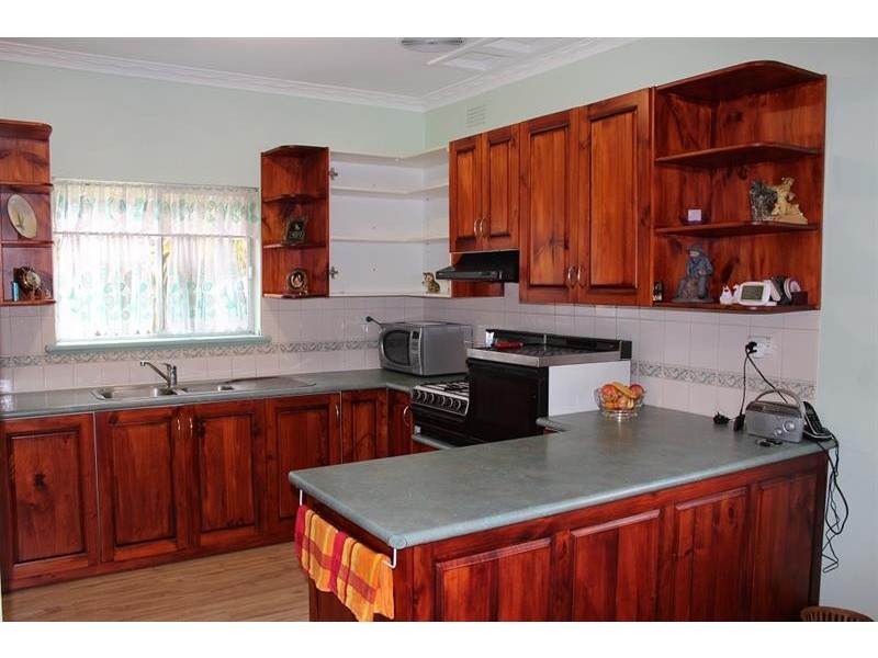 976 Tullimbar St, North Albury NSW 2640