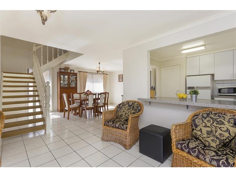 385 Paul Ave, Lavington NSW 2641