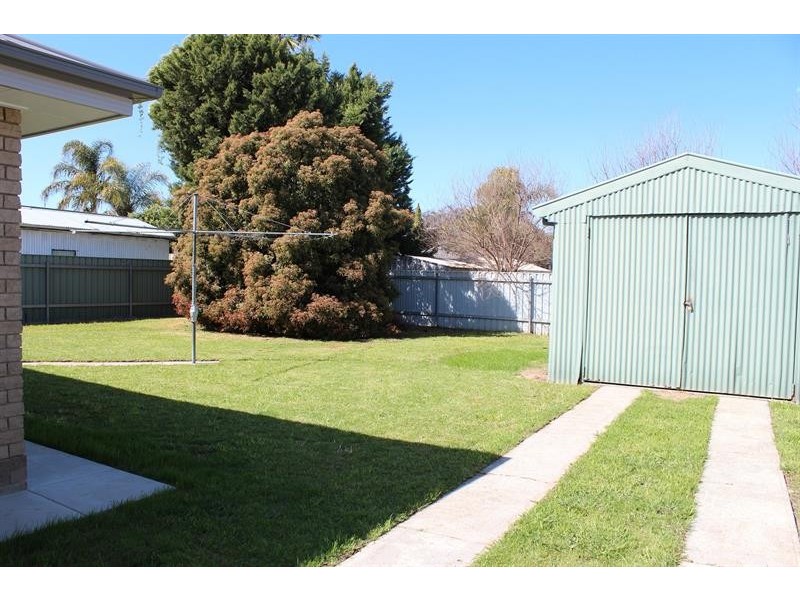 384 Dale  Cres, Lavington NSW 2641