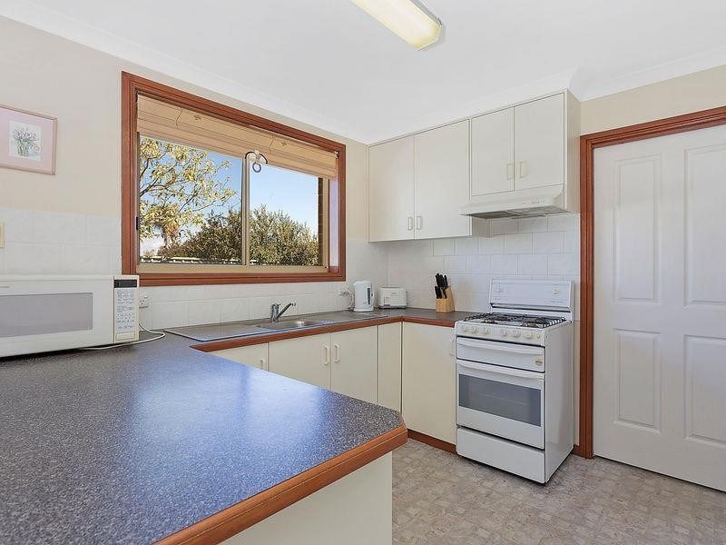 8/16 Keatinge Ct, Lavington NSW 2641