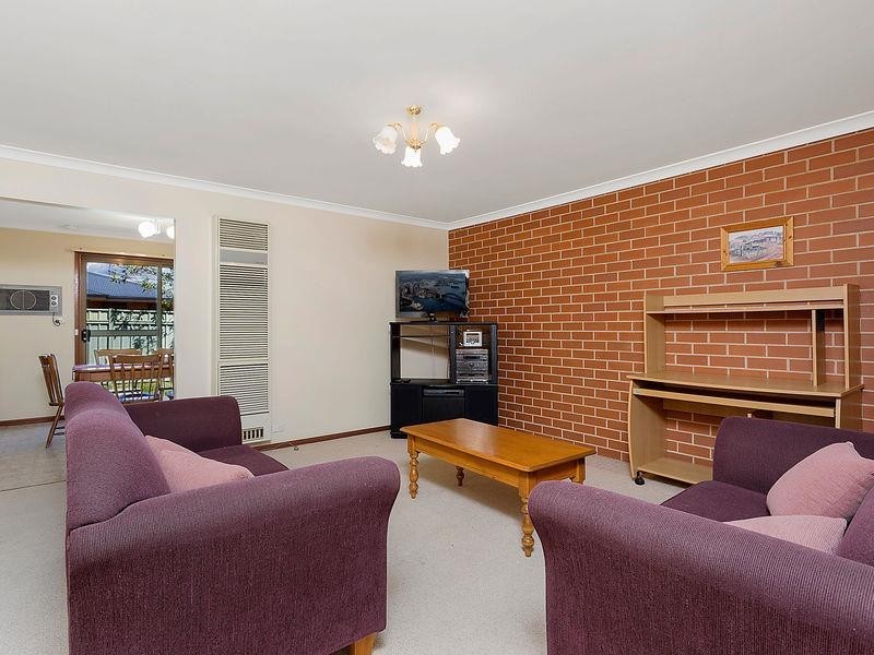 8/16 Keatinge Ct, Lavington NSW 2641