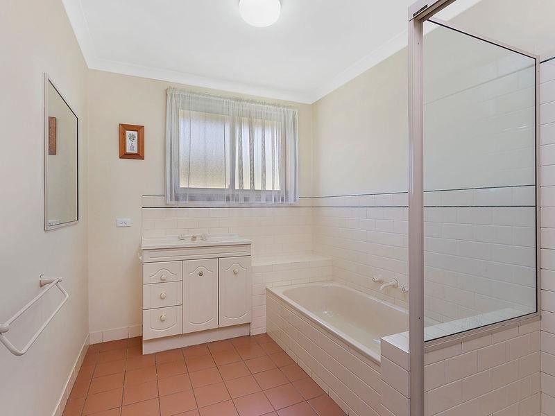 8/16 Keatinge Ct, Lavington NSW 2641