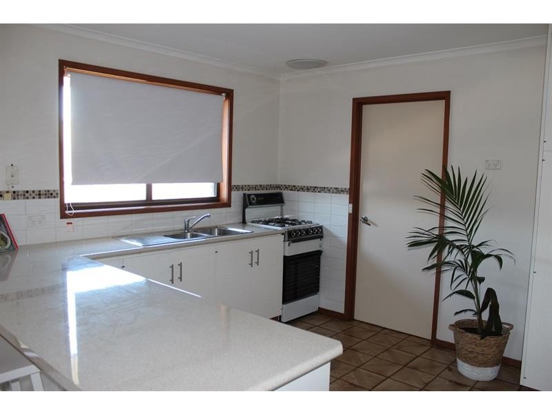 1/379 Parnall St, Lavington NSW 2641