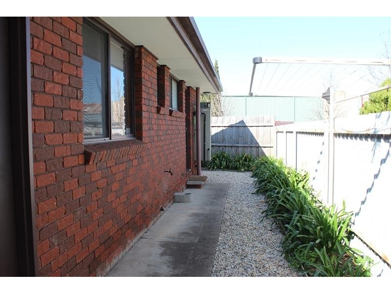1/379 Parnall St, Lavington NSW 2641