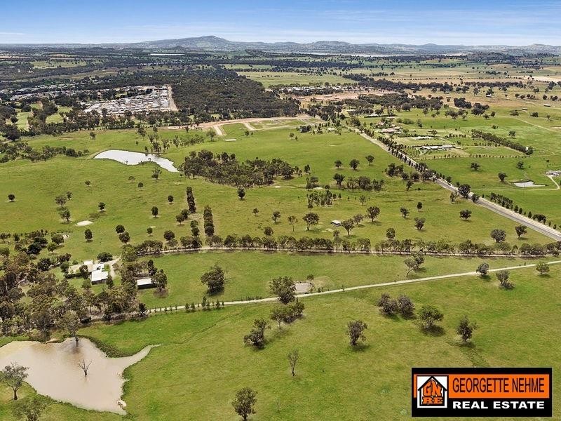 56 Kerr Rd, Thurgoona NSW 2640