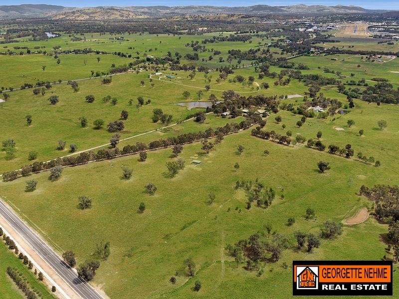 56 Kerr Rd, Thurgoona NSW 2640