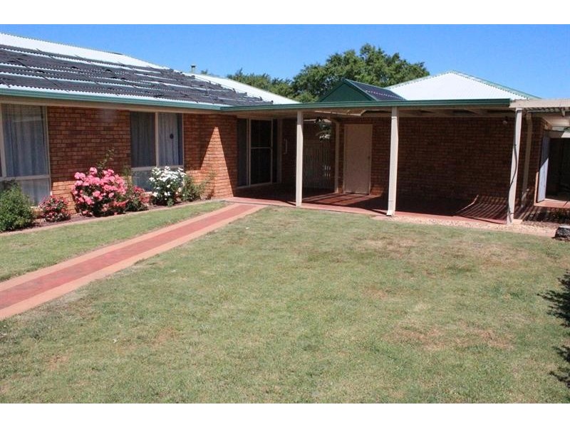 43 Saville Avenue, Lavington NSW 2641