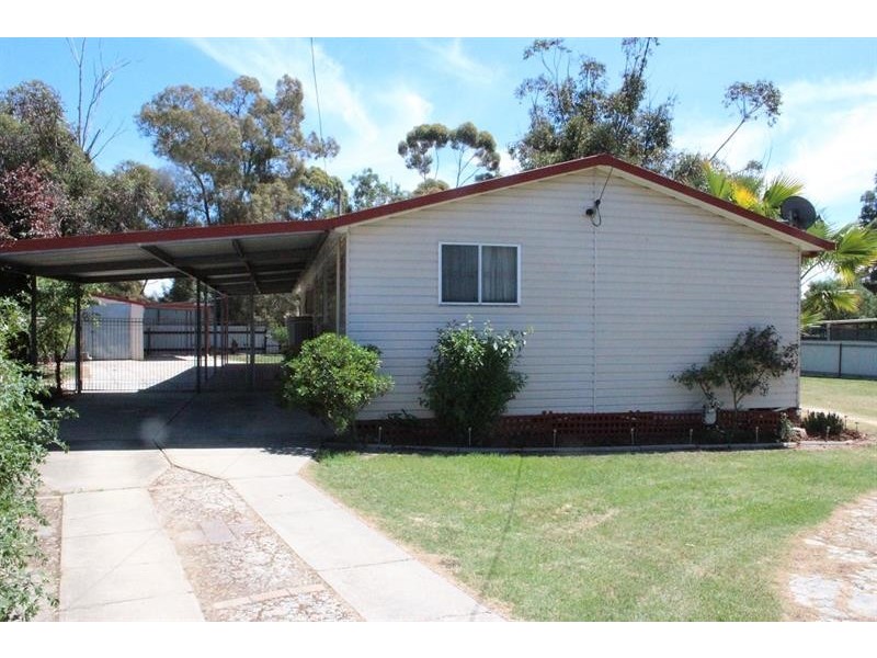 35 Townsend St, Howlong NSW 2643