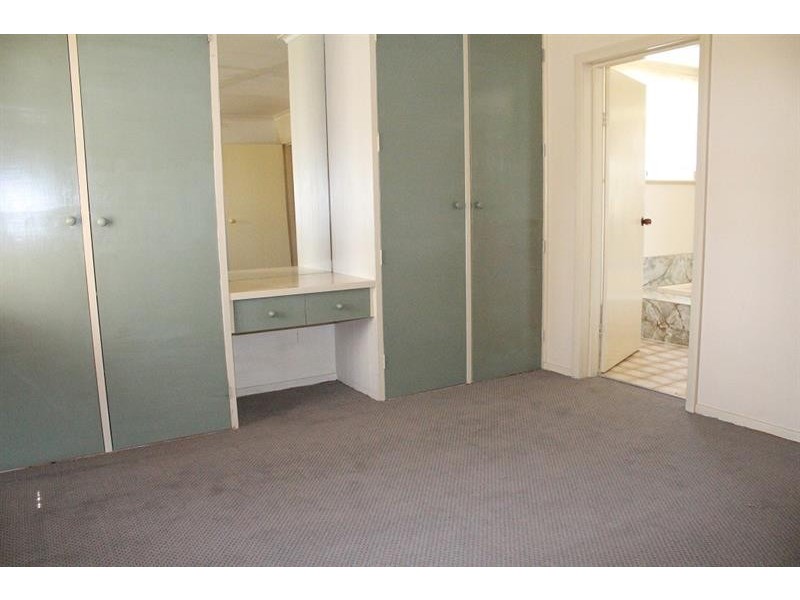 35 Townsend St, Howlong NSW 2643