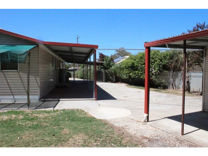 35 Townsend St, Howlong NSW 2643