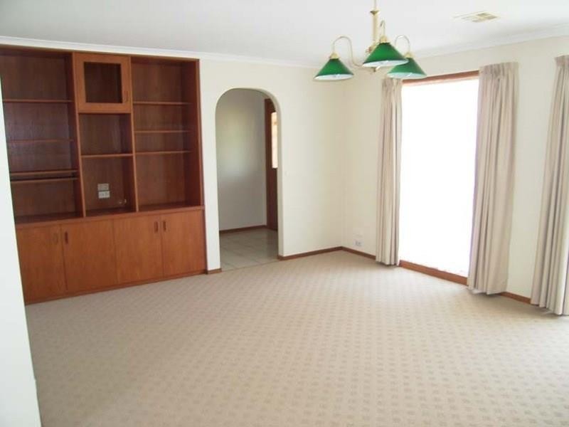 41 Saville Ave, Lavington NSW 2641