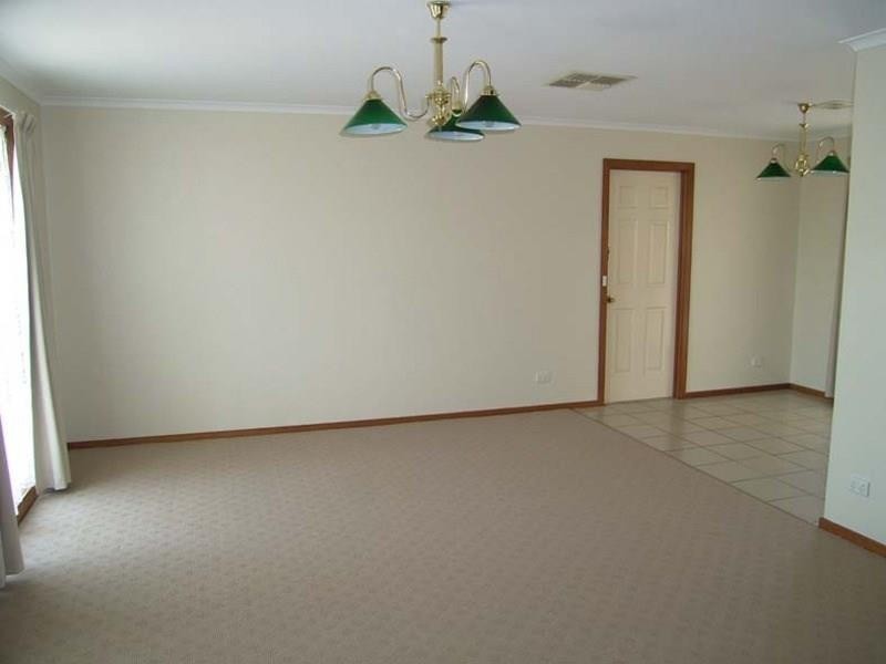 41 Saville Ave, Lavington NSW 2641