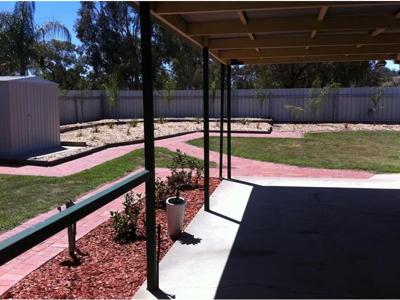 41 Saville Ave, Lavington NSW 2641