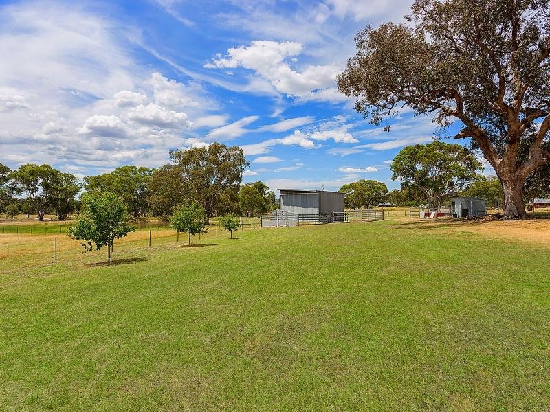 99 Greenwood Rd, Gerogery NSW 2642