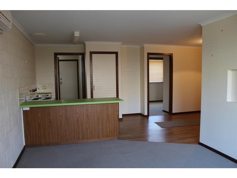 4/618 Hague St, Lavington NSW 2641