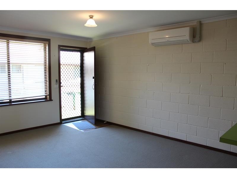 4/618 Hague St, Lavington NSW 2641