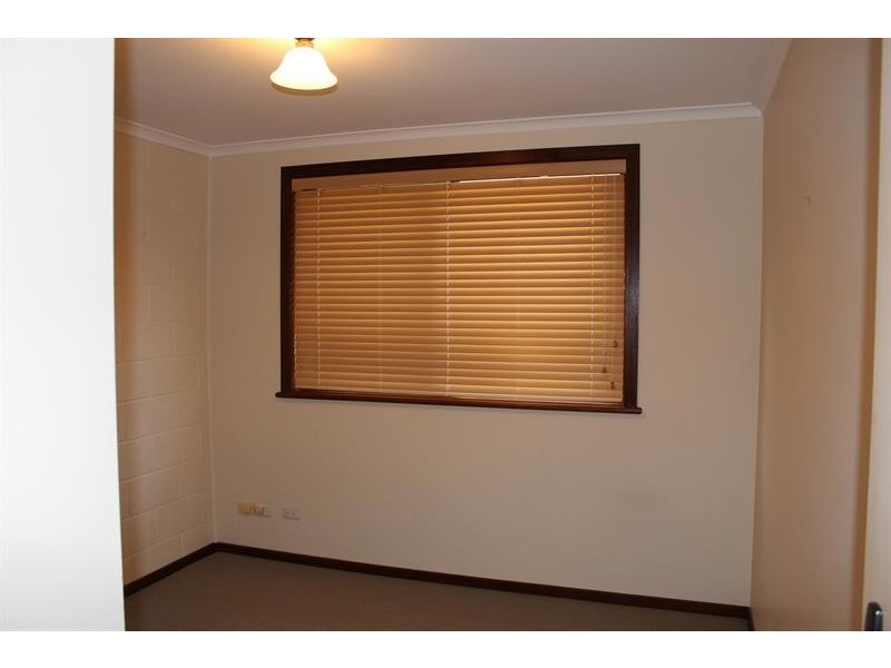 4/618 Hague St, Lavington NSW 2641