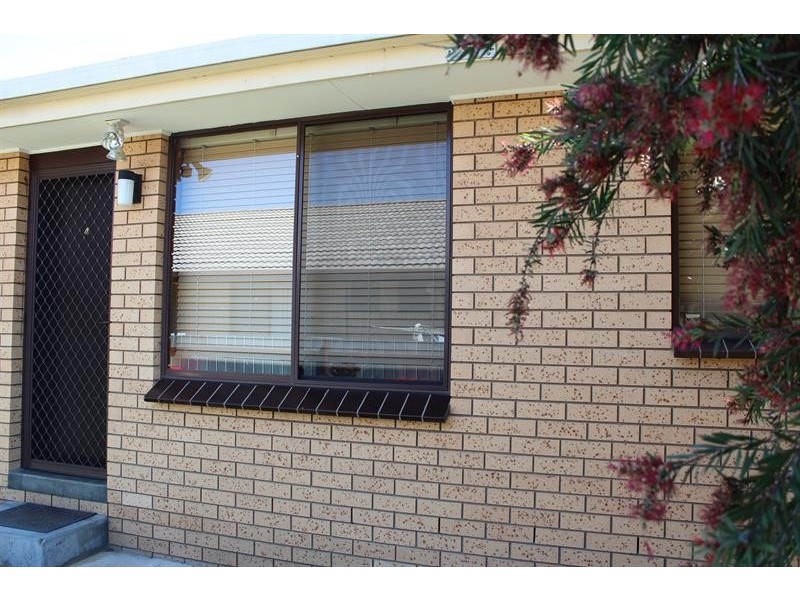 4/618 Hague St, Lavington NSW 2641