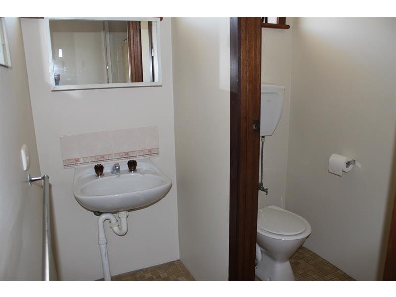 4/618 Hague St, Lavington NSW 2641