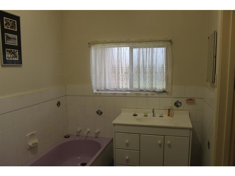976 Tullimbar St, North Albury NSW 2640