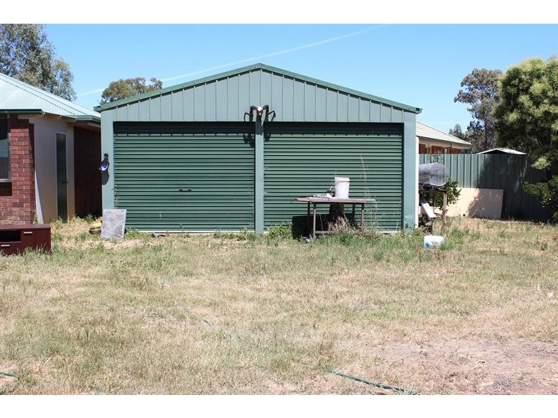 8 Queen St, Walla Walla NSW 2659