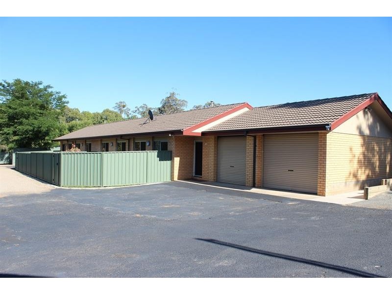 1, 2/483 Urana Rd, Lavington NSW 2641