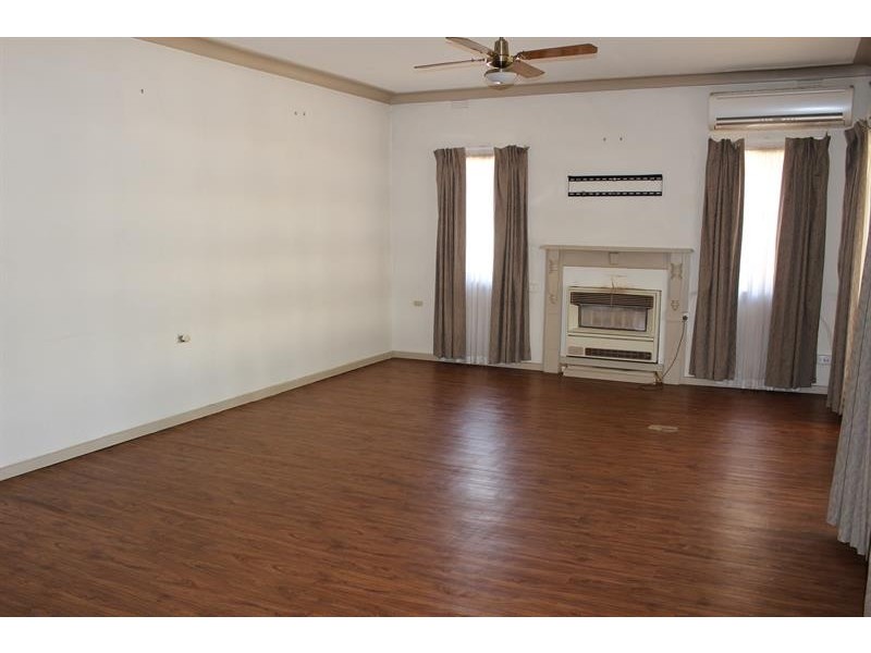 494 Danes St, Lavington NSW 2641