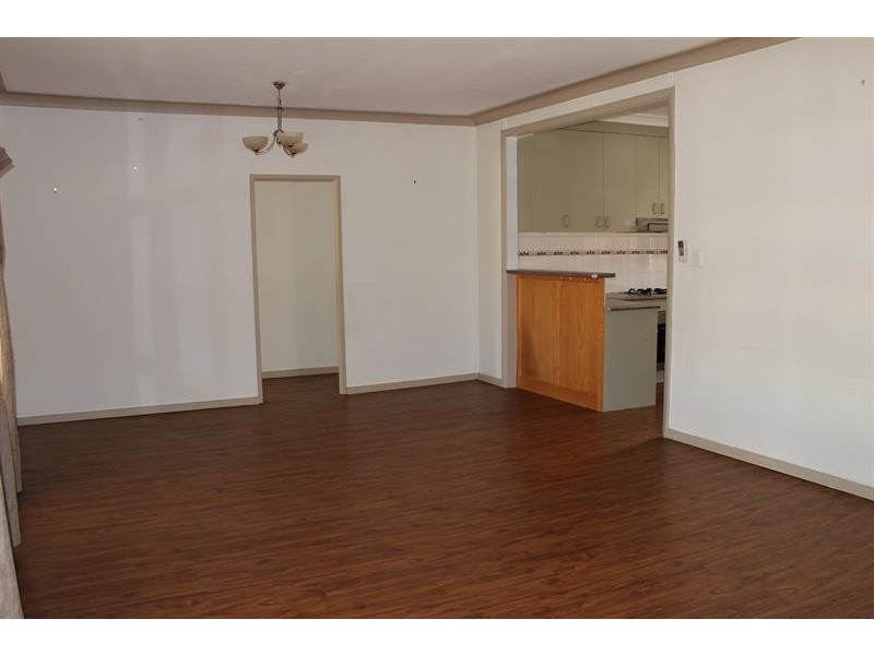 494 Danes St, Lavington NSW 2641