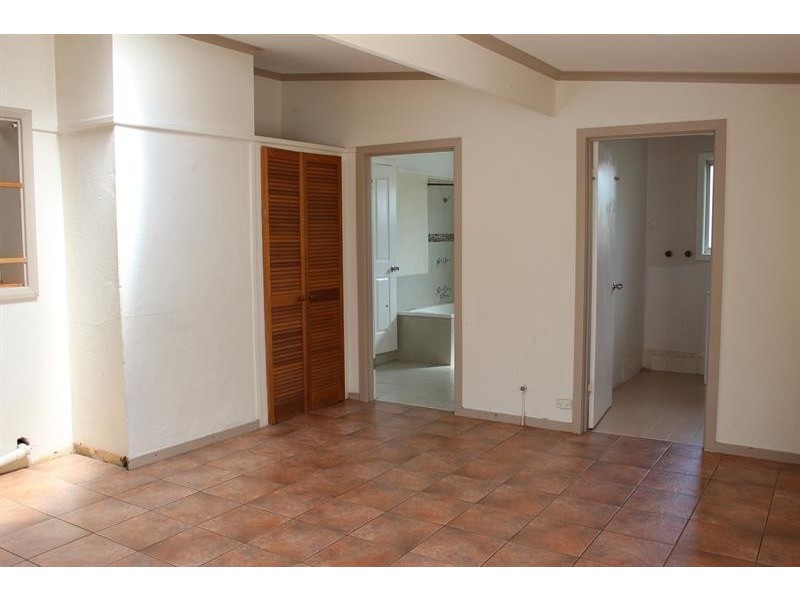 494 Danes St, Lavington NSW 2641